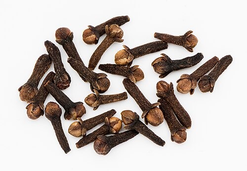 Laung (Cloves)